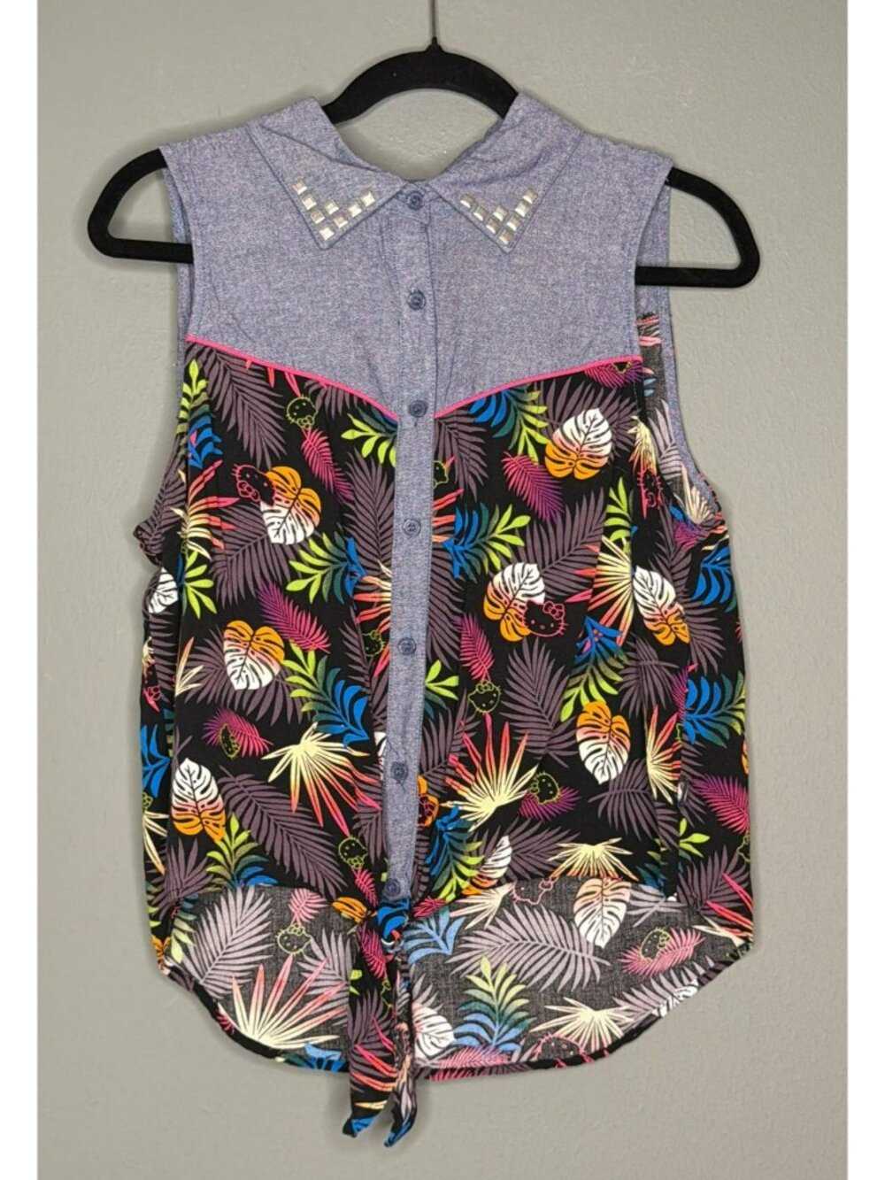 Hello Kitty Girls XL Tropical Tie Front Studded Collar Button-Up Shirt